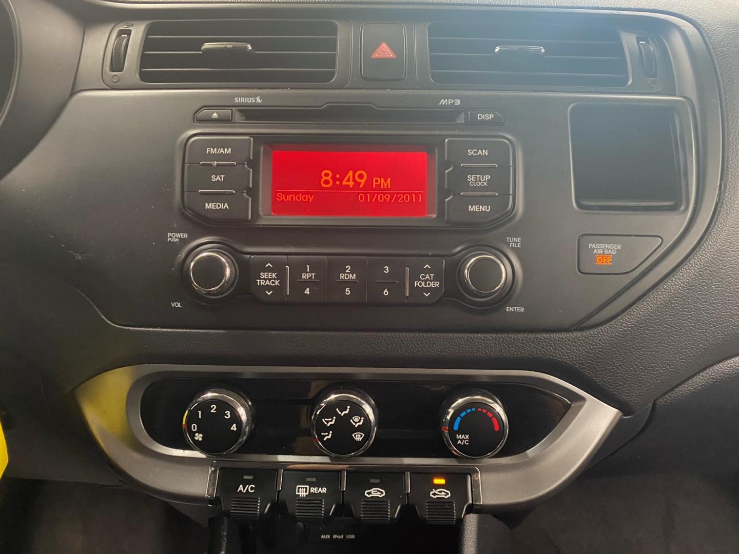 2013 SILVER Kia Rio LX (KNADM4A31D6) with an 1.6L L4 DOHC 16V engine, located at 533 S West End Blvd., Quakertown, PA, 18951, (877) 257-4995, 40.343994, -75.303604 - INCLUDED IN THE SALE PRICE OF EVERY VEHICLE: 48 Hour Money Back Guarantee 6 Month - 6,000 Mile Warranty Brand New PA State Inspection & Emission $10 Oil Changes for the Life of the Loan Complete CARFAX - Photo#7
